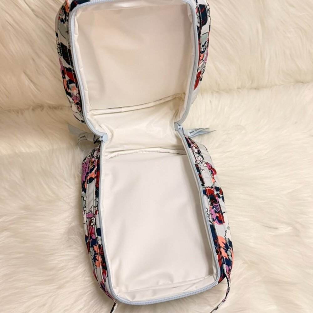 Vera Bradley Lunch Bag - Picture 4 of 4